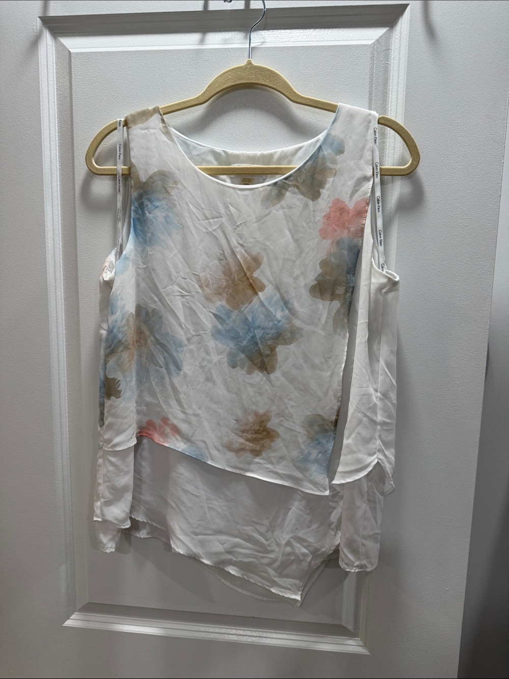 Calvin Klein White Floral Cold-Shoulder Blouse with Blue, Tan, Pink Accents